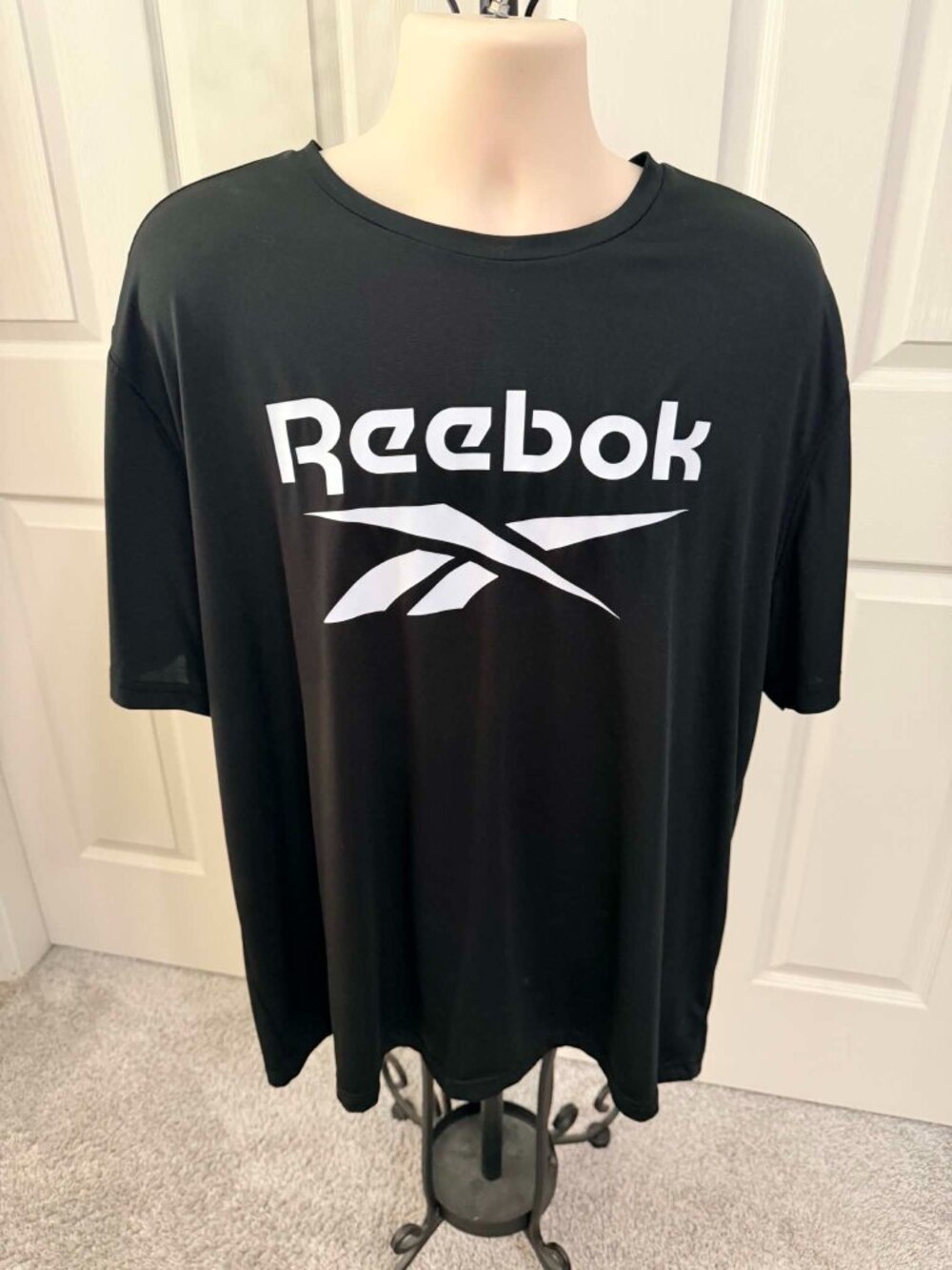 Men's Brand New Black & White Short-Sleeved Reebok Dry-Fit Top Size XXL